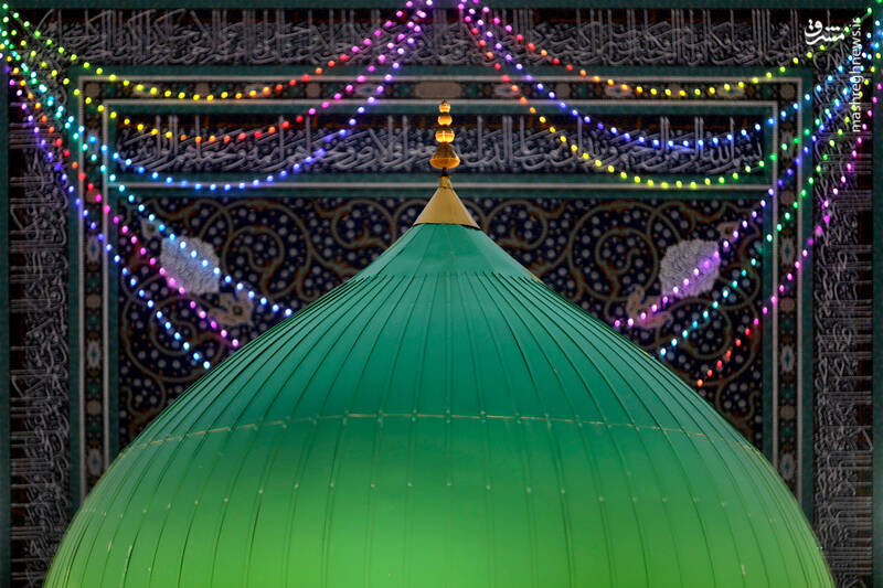 عکس/حال و هوای حرم رضوی در شب مبعث پیامبر اکرم(ص)