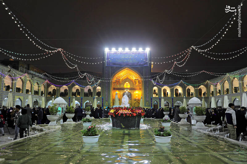 عکس/حال و هوای حرم رضوی در شب مبعث پیامبر اکرم(ص)