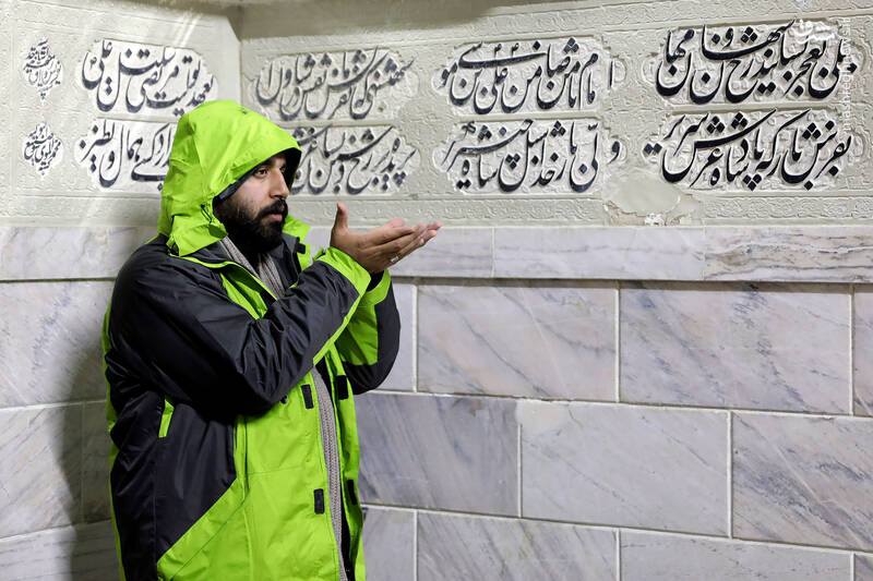 عکس/حال و هوای حرم رضوی در شب مبعث پیامبر اکرم(ص)