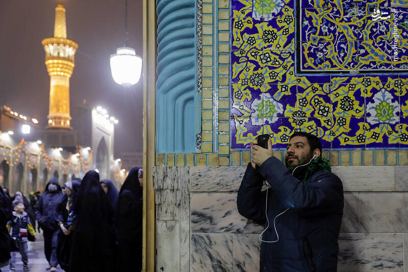 عکس/حال و هوای حرم رضوی در شب مبعث پیامبر اکرم(ص)