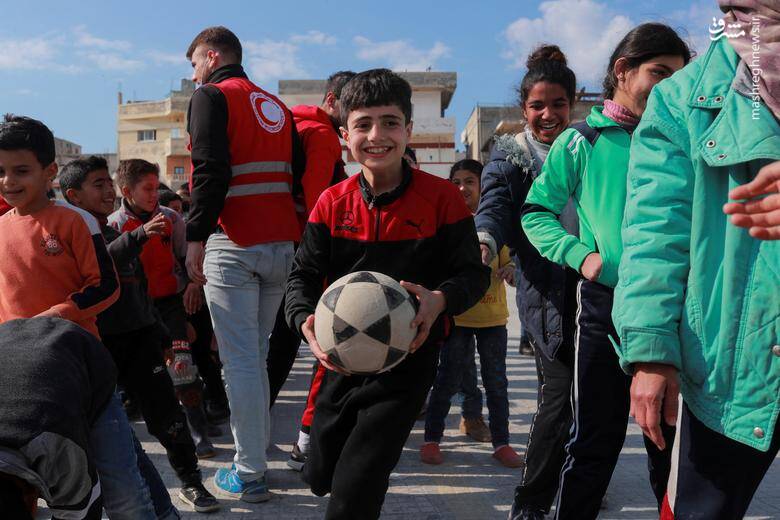 بازی کودکان در مدرسه رفعت داهو در لاذقیه، سوریه