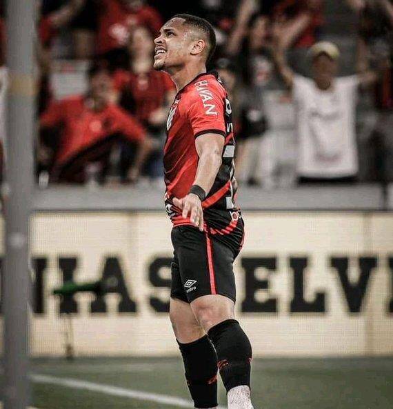 رونالدوی جدید جانشین لواندوفسکی در بارسا