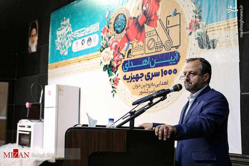 عکس/ اهدای ۱۰۰۰ سری جهیزیه به زوجهای جوان در مشهد