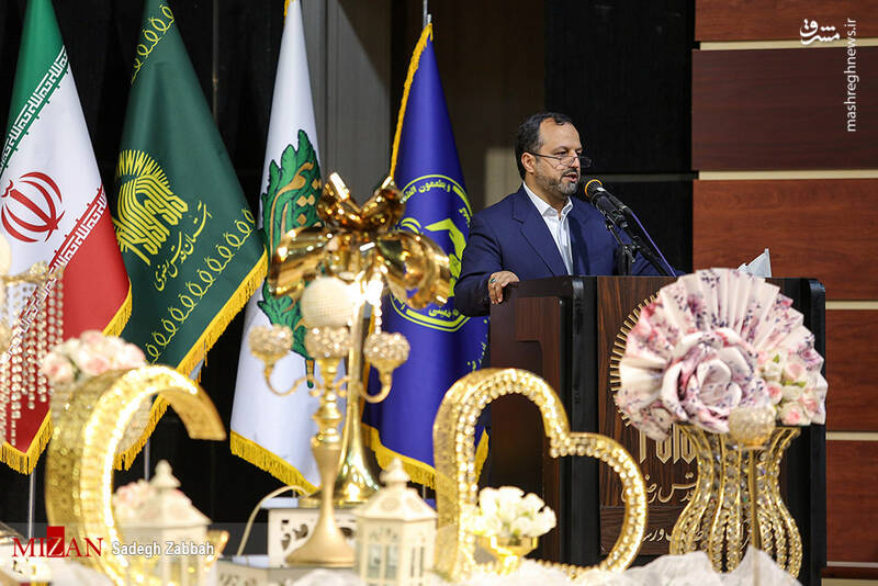 عکس/ اهدای ۱۰۰۰ سری جهیزیه به زوجهای جوان در مشهد