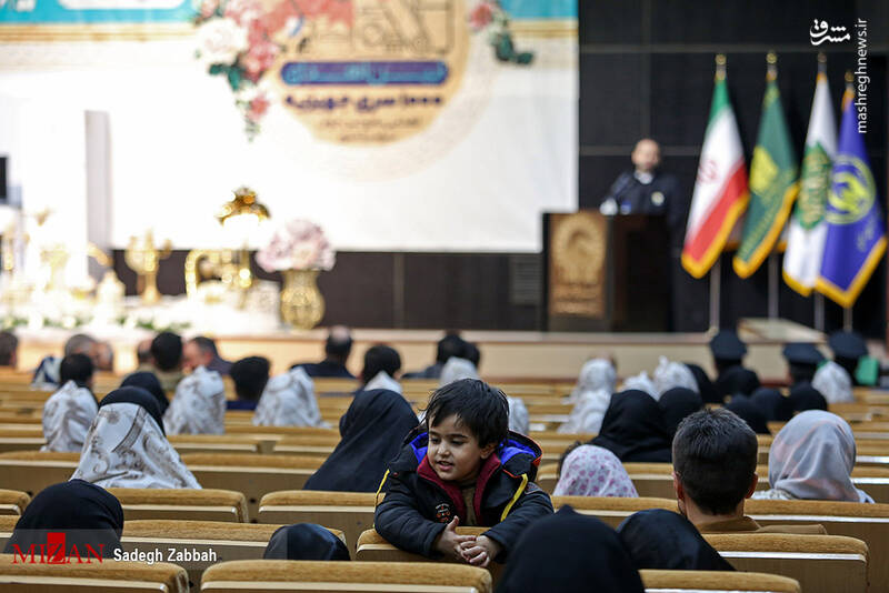 عکس/ اهدای ۱۰۰۰ سری جهیزیه به زوجهای جوان در مشهد