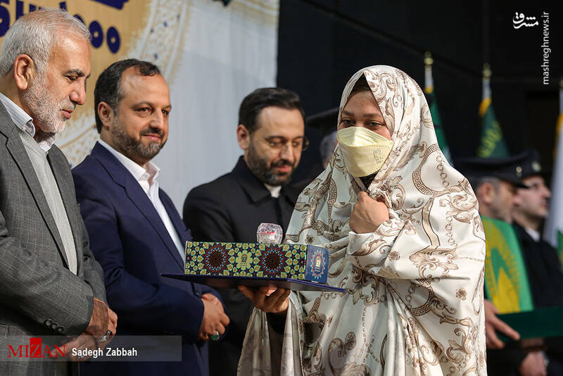 عکس/ اهدای ۱۰۰۰ سری جهیزیه به زوجهای جوان در مشهد