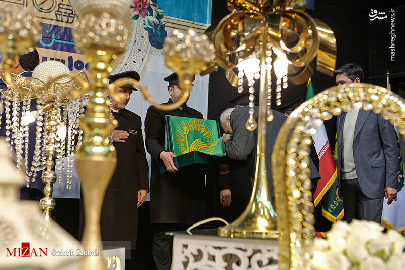 عکس/ اهدای ۱۰۰۰ سری جهیزیه به زوجهای جوان در مشهد