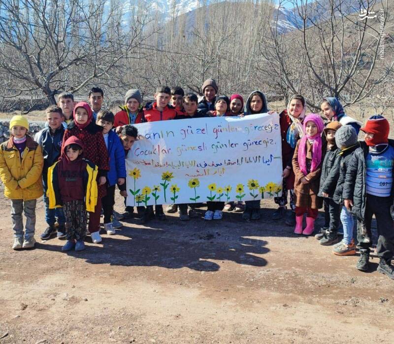 عکس/ ابراز همدردی کودکان خوی با زلزلهزدگان ترکیه و سوریه