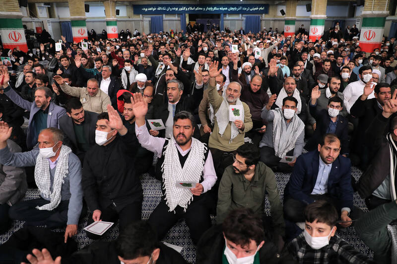 آذربایجان اویاخدی، انقلابا دایاخدی