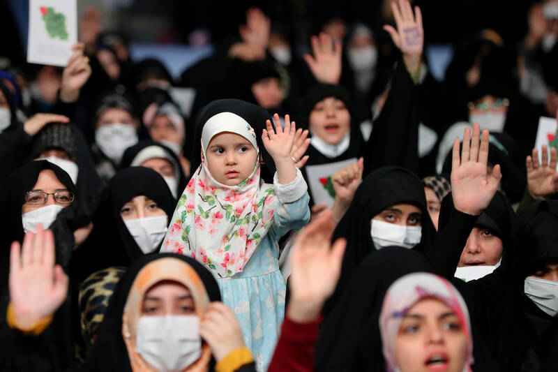 آذربایجان اویاخدی، انقلابا دایاخدی