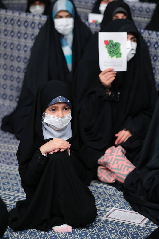 آذربایجان اویاخدی، انقلابا دایاخدی