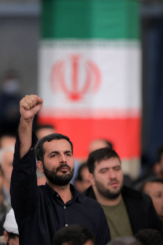 آذربایجان اویاخدی، انقلابا دایاخدی