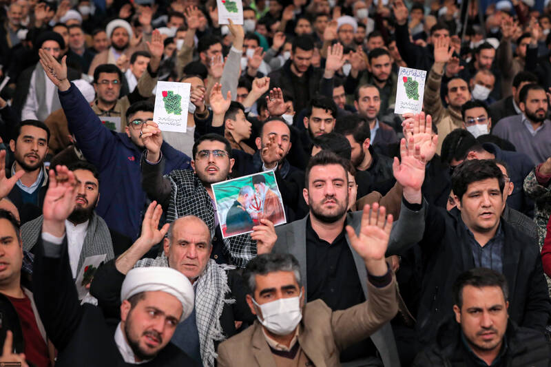 آذربایجان اویاخدی، انقلابا دایاخدی