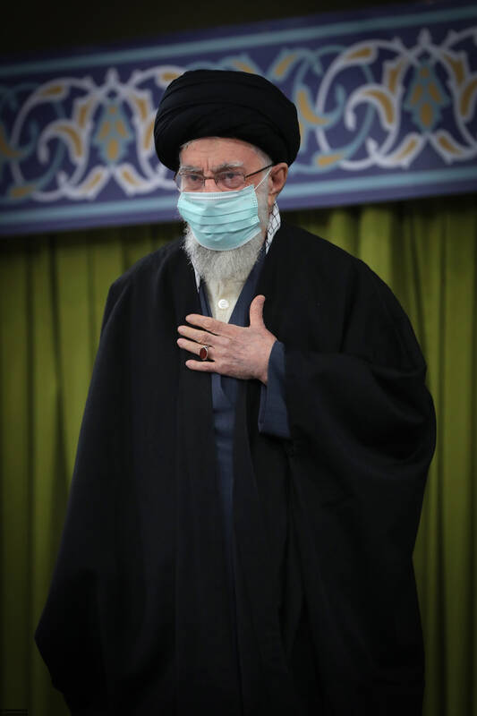 آذربایجان اویاخدی، انقلابا دایاخدی