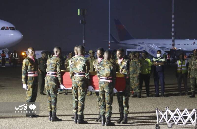 فوتبالیست مشهور با تابوت به خانه برگشت +عکس