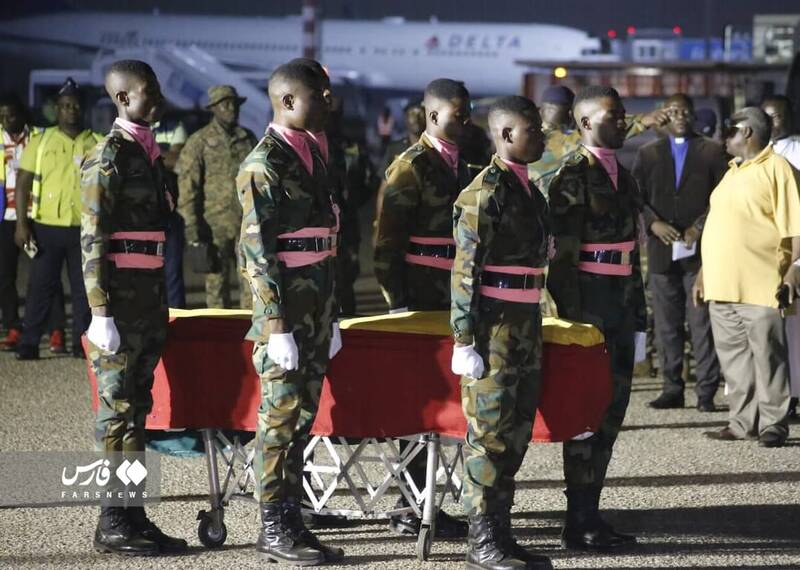 فوتبالیست مشهور با تابوت به خانه برگشت +عکس