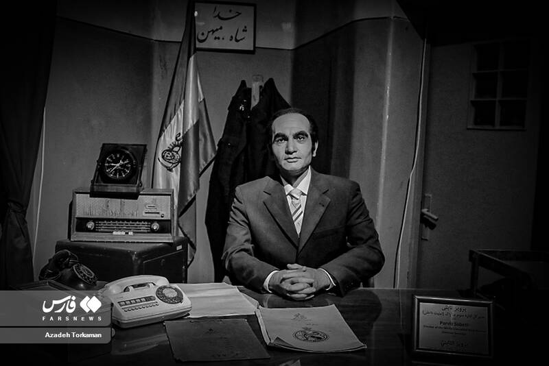 شکنجهگر زنان، شعار زن زندگی آزادی سر میدهد+ عکس