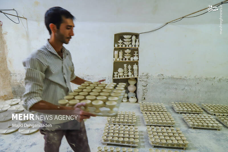 عکس/ دستانی از جنس خاک