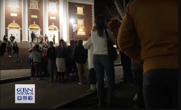 اعتکاف در قلب ایالت کنتاکی/ تشنگی معنوی هزاران دانشجوی آمریکایی برای «احیاء» و عبادت جمعی+عکس و فیلم