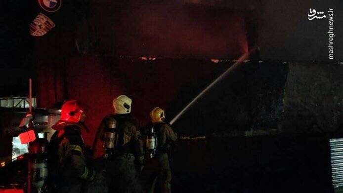 حریق گسترده یک مجتمع تعمیرگاهی در تهران +عکس