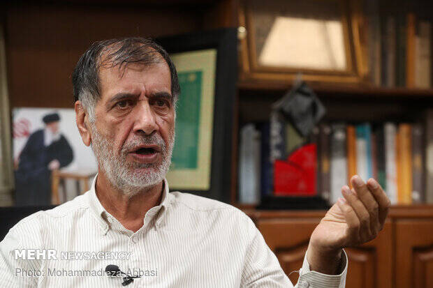 ضرورت حرکت به سمت جمهوری دوم / بر آتش ایرانهراسی دشمن بنزین نریزیم 2