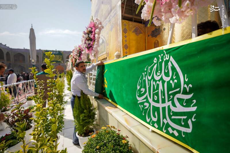 عکس/ نصب کتیبههای ولادت سرداران کربلا در نجف