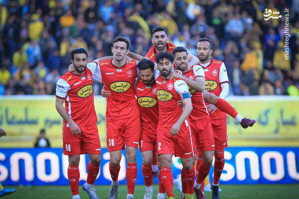 پرسپولیس سپاهان را به ۴ میخ کشید/ صعود سرخها با اشتباهات اخراجی استقلال +فیلم