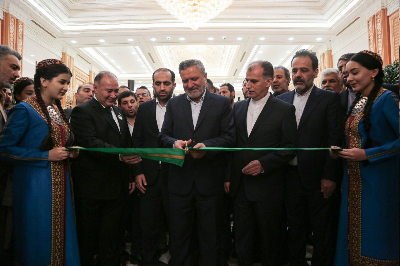 توسعه صادرات و بهبود اقتصاد کشور از آثار مثبت نمایشگاه های خارجی است / حرکت نمایشگاه بینالمللی مشهد در مسیر امیدبخش گام دوم انقلاب 4