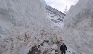 فیلم|ارتفاع ۱۵ متری برف در گردنه کلوسه فریدونشهر