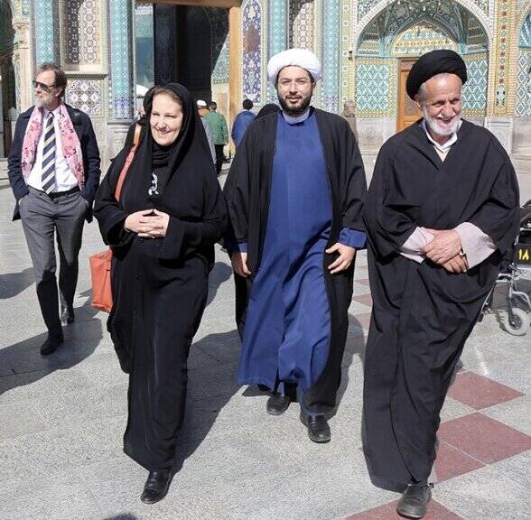 عصبانیت شدید مسیح علینژاد و نازنین بنیادی از این تصویر زنانه در ایران ؛ خجالت آور است 