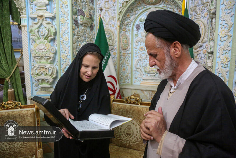 عصبانیت شدید مسیح علینژاد و نازنین بنیادی از این تصویر زنانه در ایران ؛ خجالت آور است