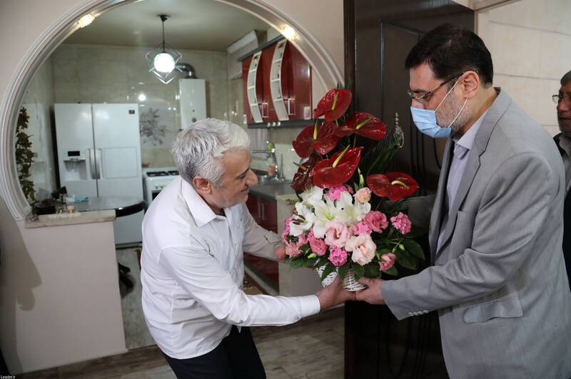 هیأتهایی از سوی رهبر انقلاب با جانبازان دیدار کردند+ عکس