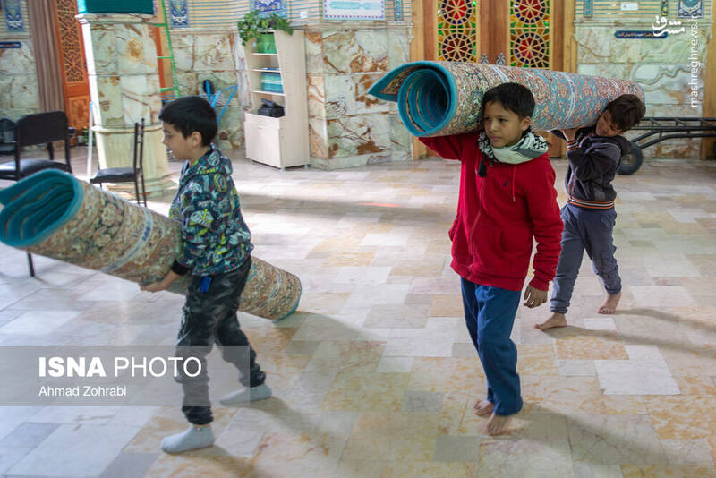 عکس/ غبارروبی مسجد مقدس جمکران در آستانه نیمه شعبان