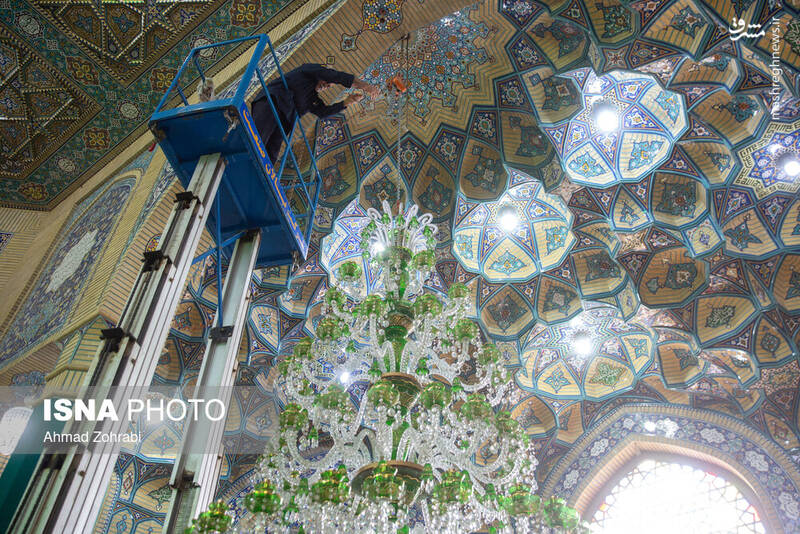 عکس/ غبارروبی مسجد مقدس جمکران در آستانه نیمه شعبان