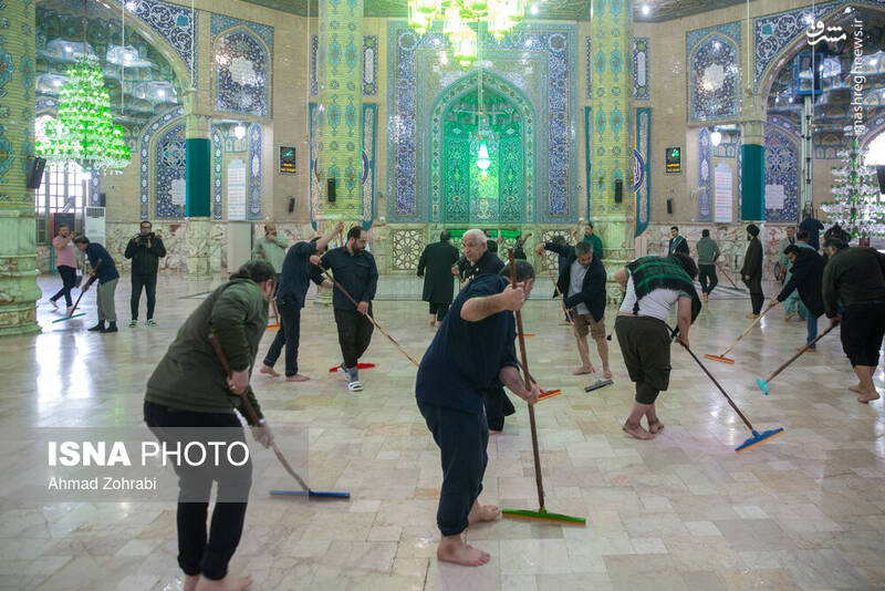 عکس/ غبارروبی مسجد مقدس جمکران در آستانه نیمه شعبان
