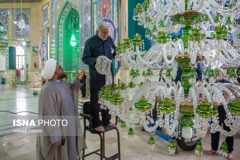 عکس/ غبارروبی مسجد مقدس جمکران در آستانه نیمه شعبان