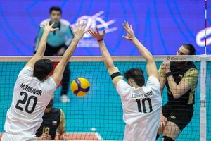 جنگ ستارگان والیبال در آزادی