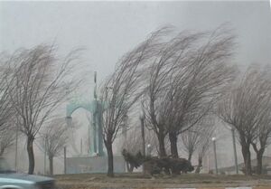 وزش باد شدید درجنوب تهران/ افزایش نسبی دما در روزهای آتی