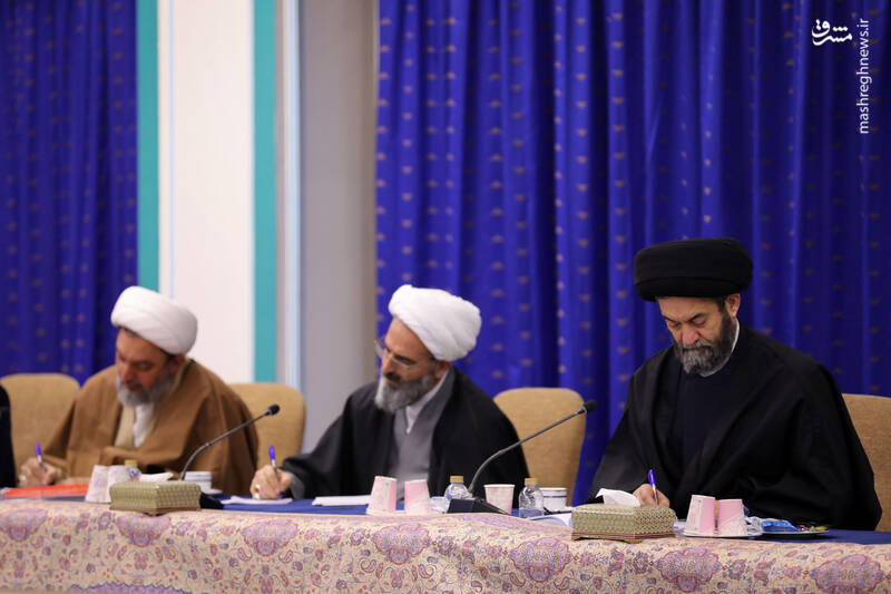 عکس/ نشست رئیسی با نمایندگان ولی فقیه و ائمه جمعه استانها
