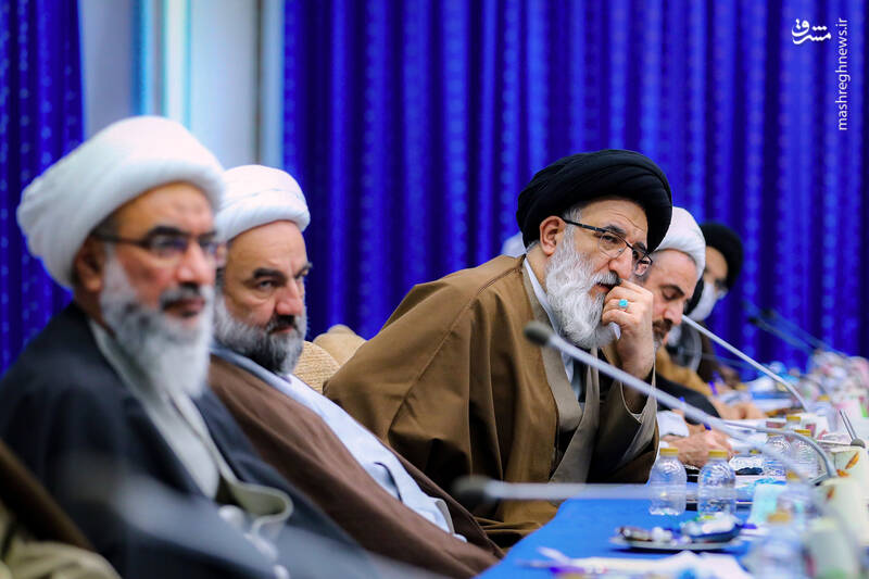 عکس/ نشست رئیسی با نمایندگان ولی فقیه و ائمه جمعه استانها