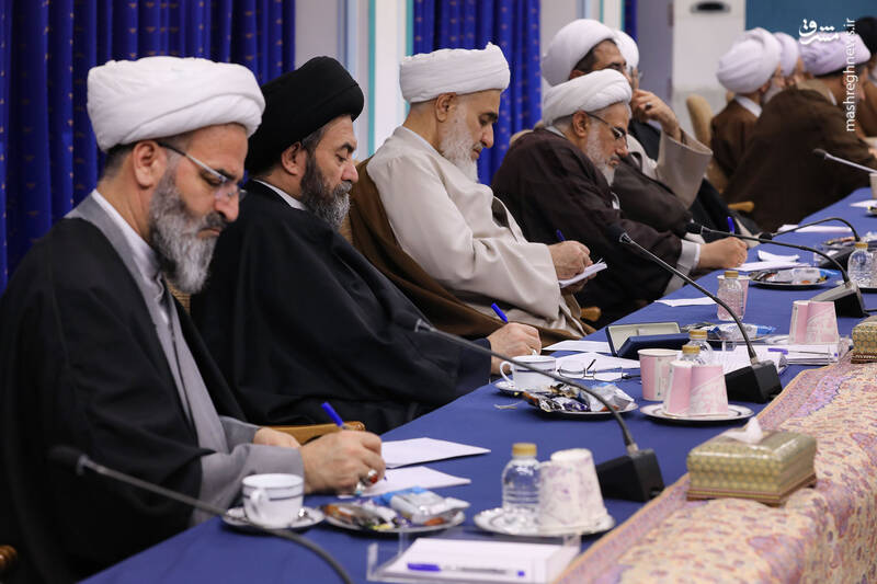عکس/ نشست رئیسی با نمایندگان ولی فقیه و ائمه جمعه استانها