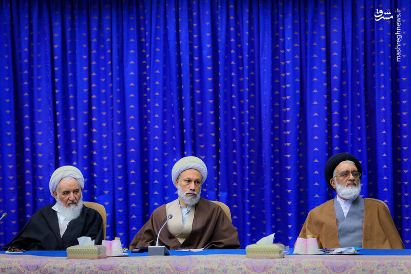 عکس/ نشست رئیسی با نمایندگان ولی فقیه و ائمه جمعه استانها