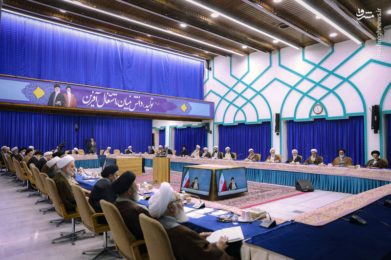 عکس/ نشست رئیسی با نمایندگان ولی فقیه و ائمه جمعه استانها