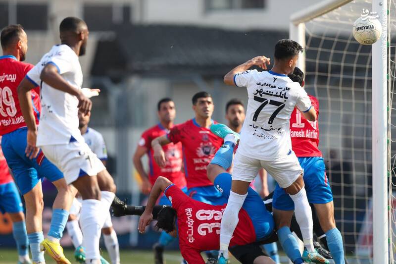 نساجی ترمز استقلال را کشید/ هدیه کلانتری به مدعیان +عکس