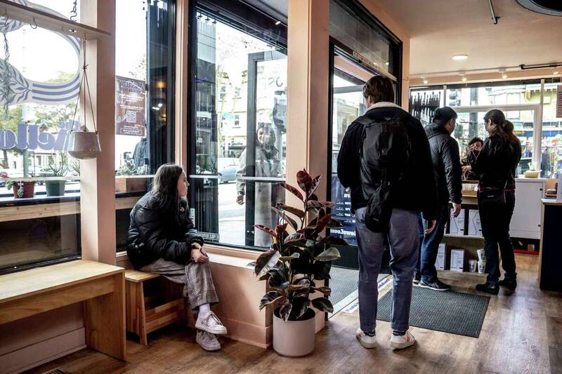 دختر ۱۳ ساله اوکراینی از خشونت در مدارس آمریکا میگوید +عکس