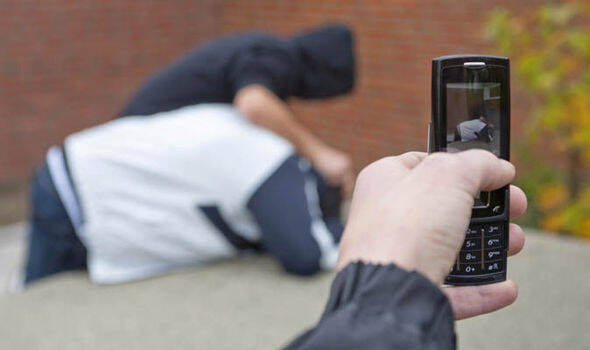 دختر ۱۳ ساله اوکراینی از خشونت در مدارس آمریکا میگوید +عکس