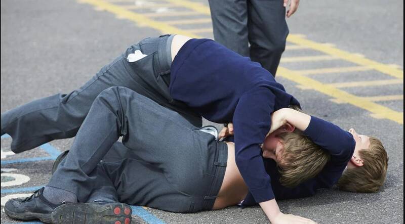 دختر ۱۳ ساله اوکراینی از خشونت در مدارس آمریکا میگوید +عکس