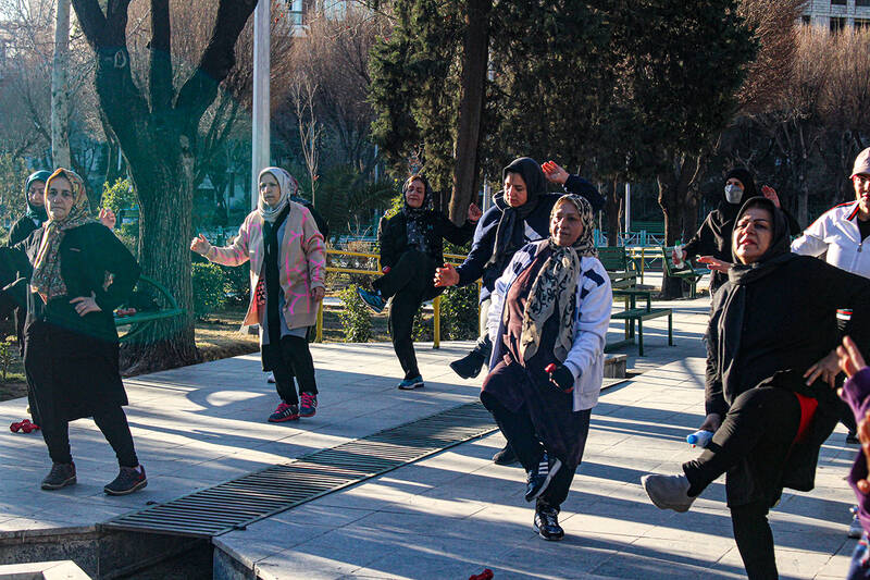 عکس/سالمندان و ورزش صبح گاهی