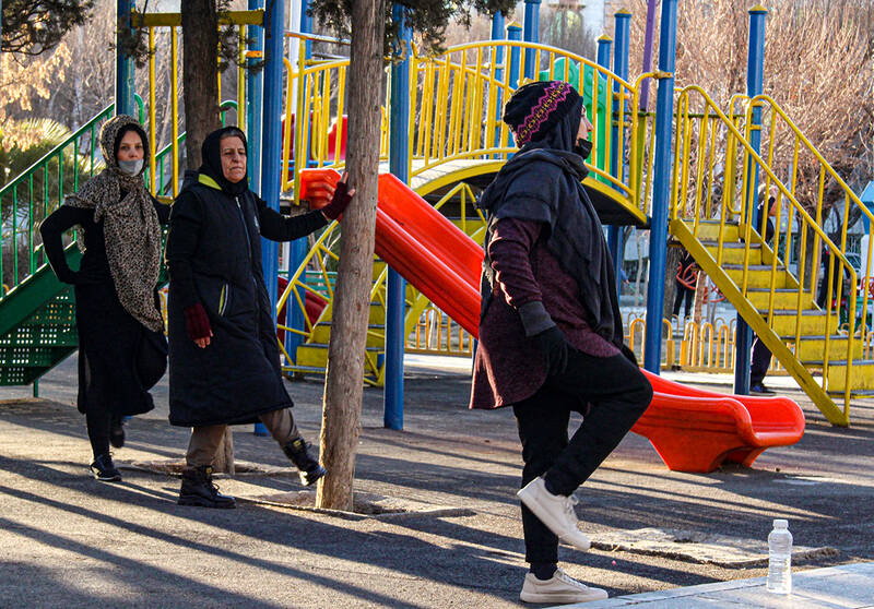 عکس/سالمندان و ورزش صبح گاهی