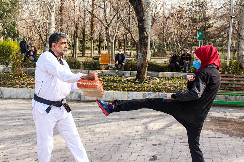 عکس/سالمندان و ورزش صبح گاهی